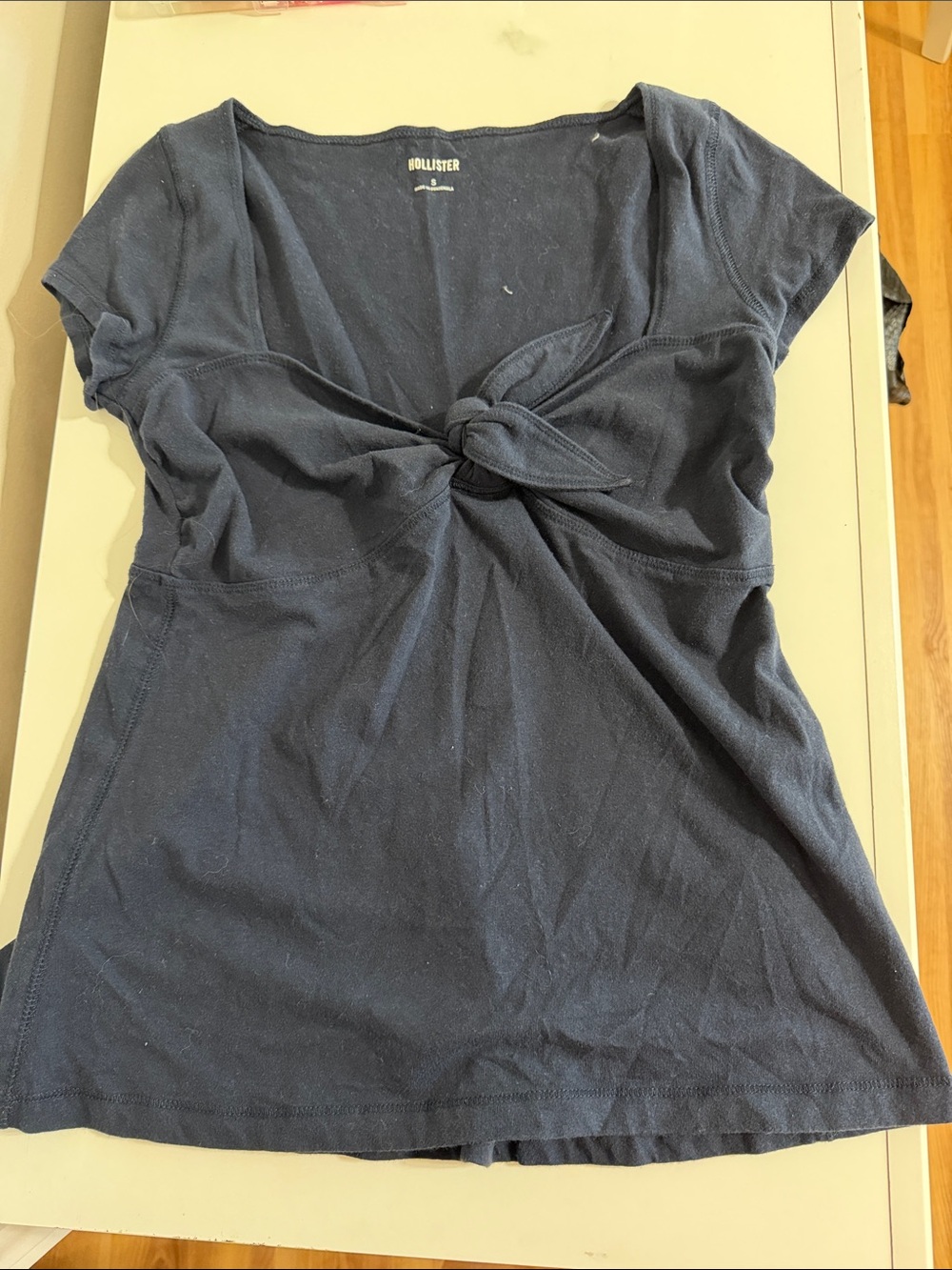 Hollister Navy Knot-Front V-Neck Short Sleeve Tee